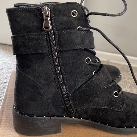 Le Chateau black suede Combat boots size 7 - Picture 6 of 7